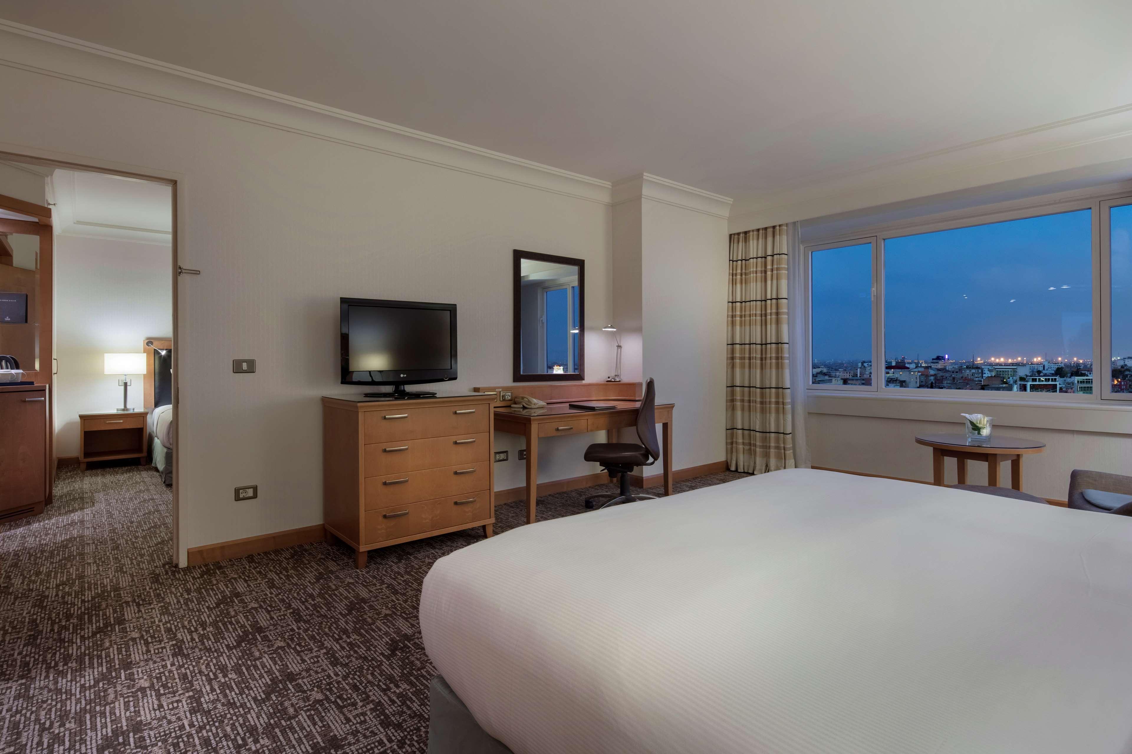 Adana Hiltonsa Hotel Экстерьер фото
