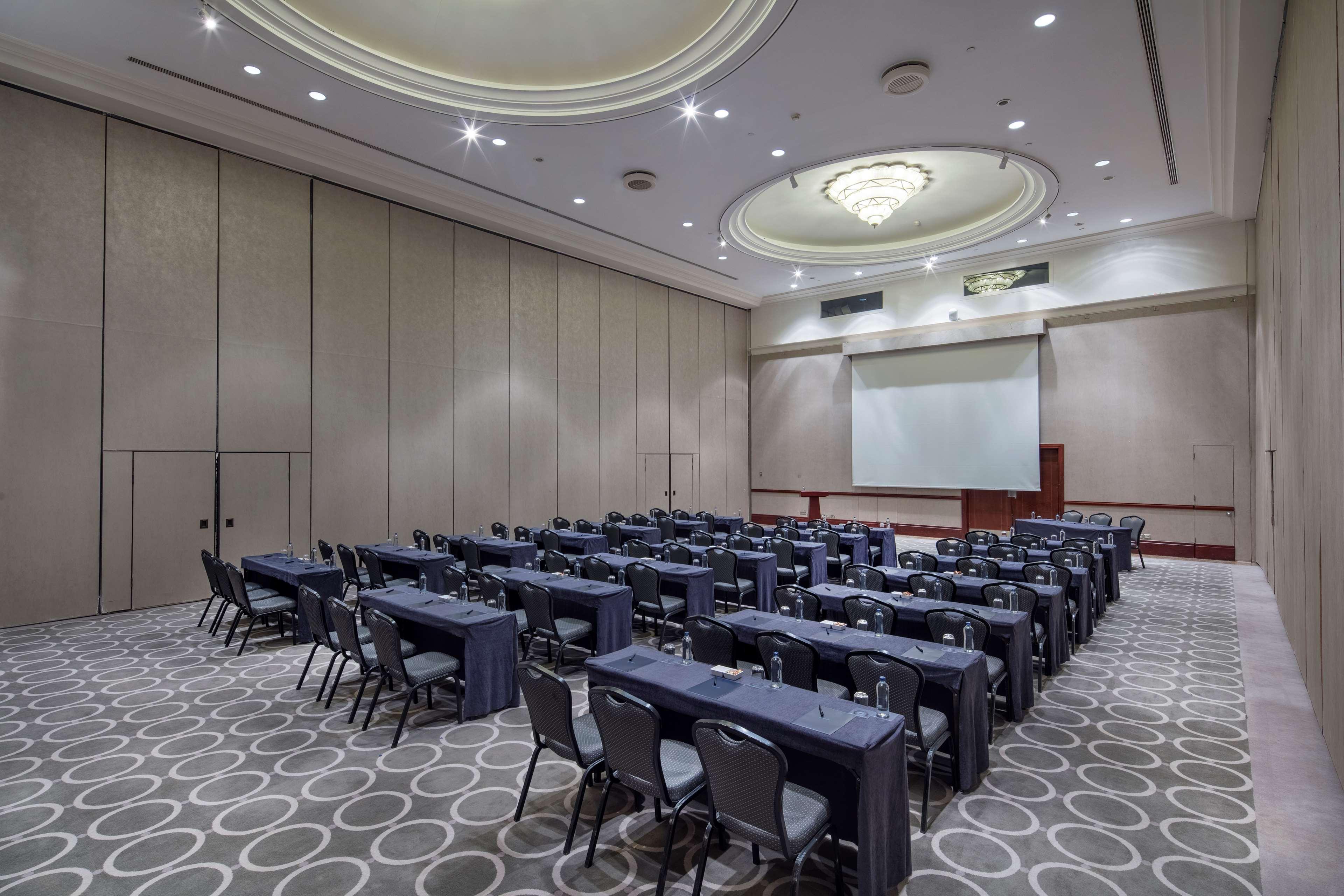 Adana Hiltonsa Hotel Экстерьер фото