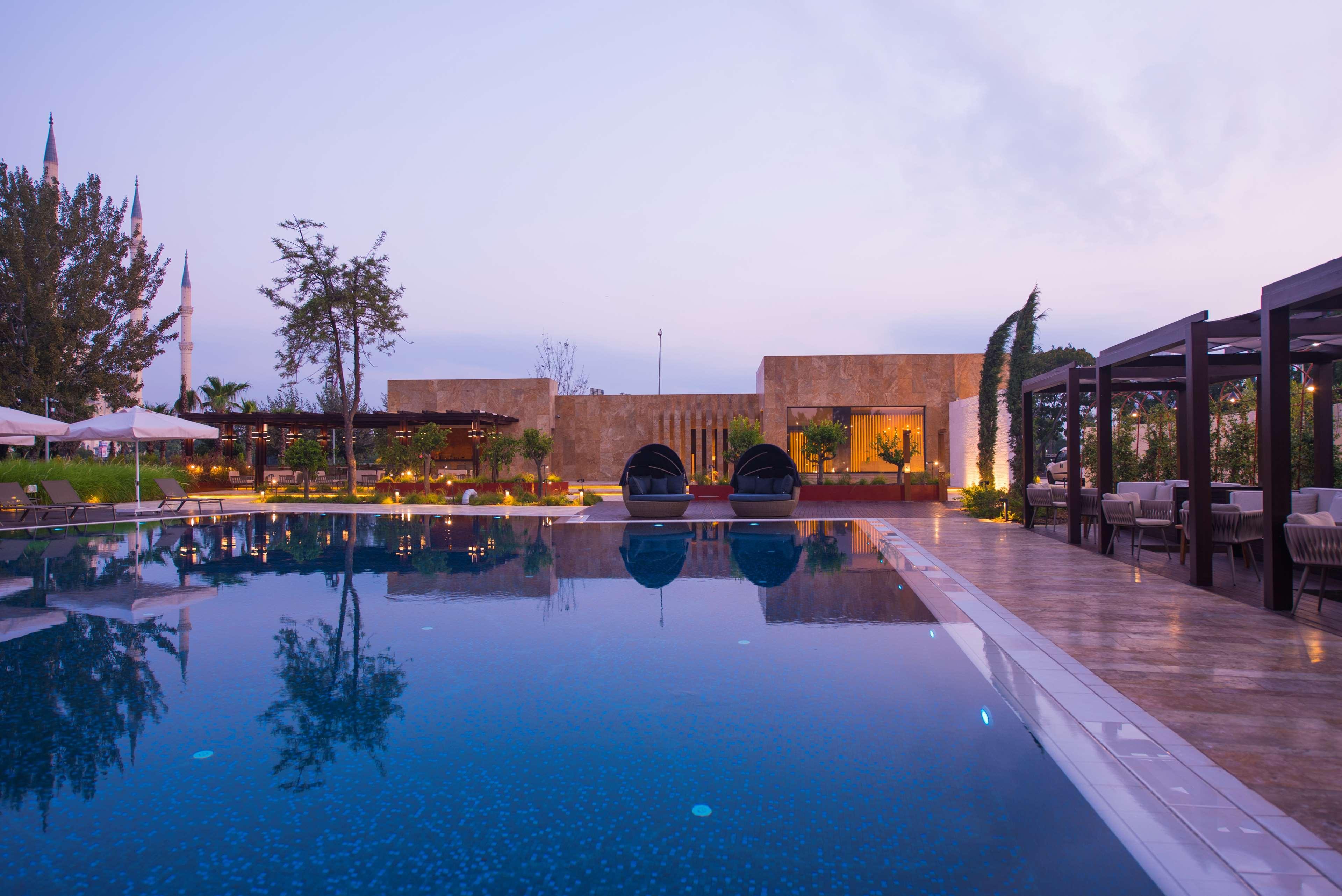 Adana Hiltonsa Hotel Экстерьер фото