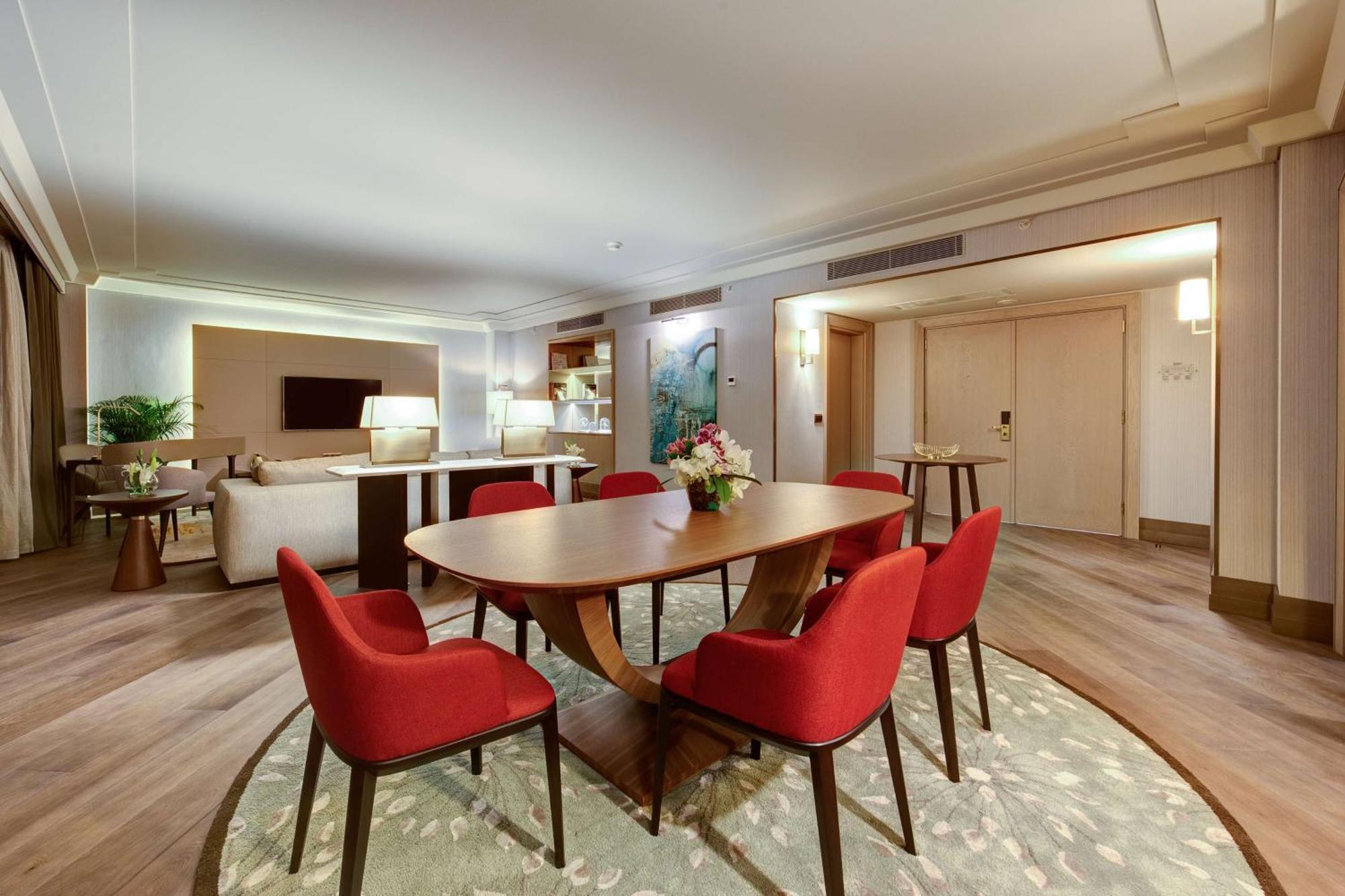 Adana Hiltonsa Hotel Экстерьер фото