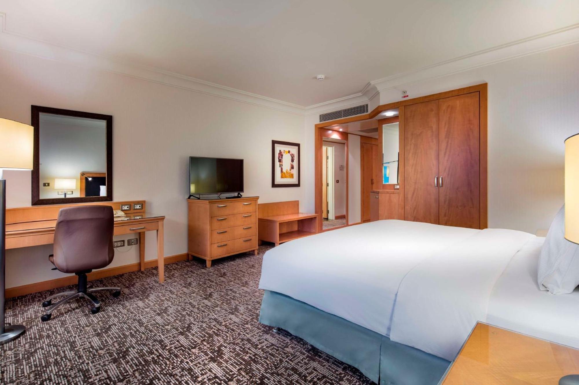 Adana Hiltonsa Hotel Экстерьер фото