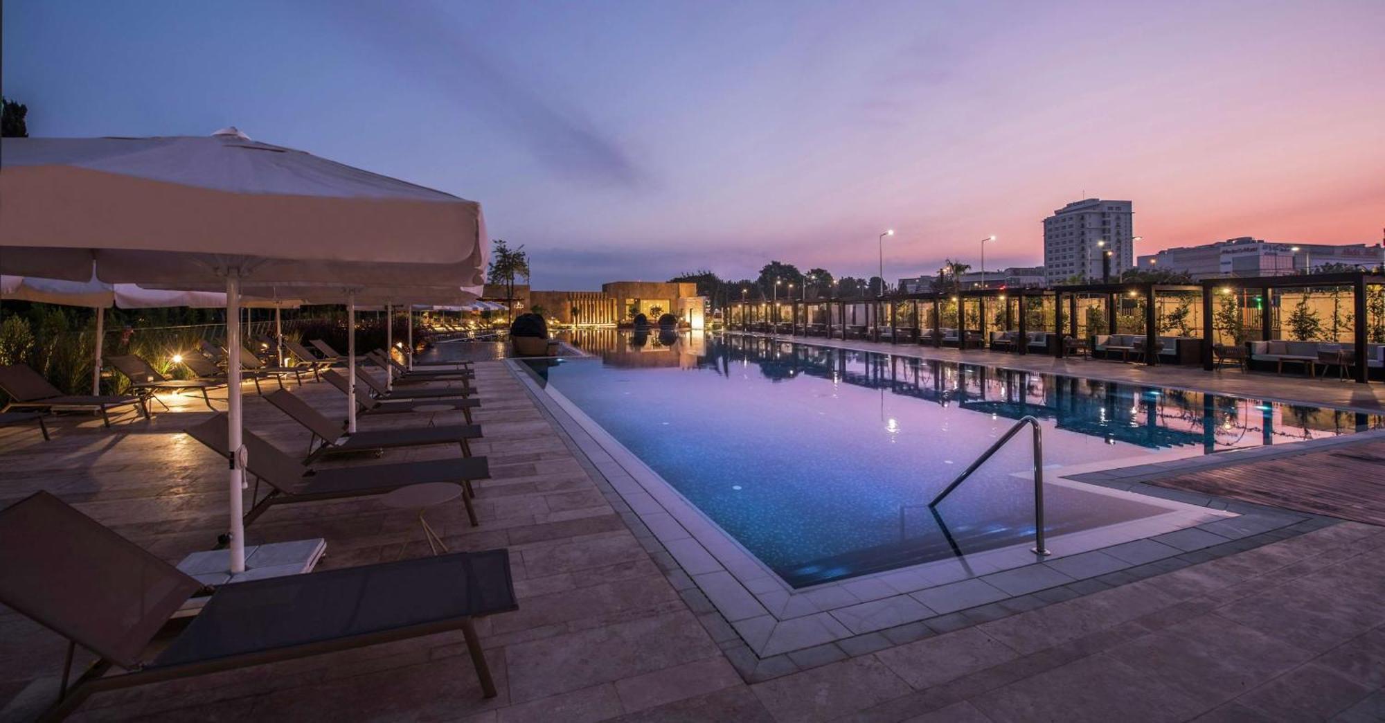 Adana Hiltonsa Hotel Экстерьер фото