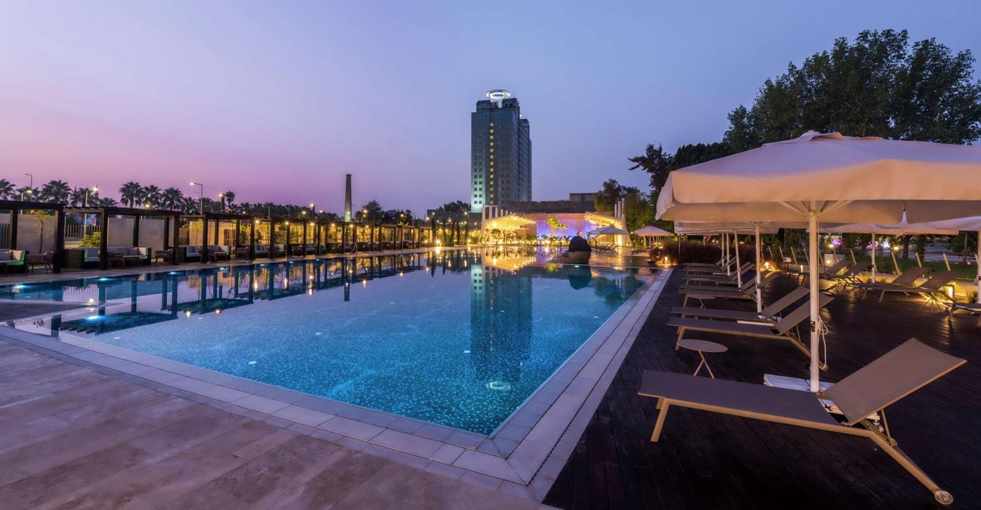 Adana Hiltonsa Hotel Экстерьер фото