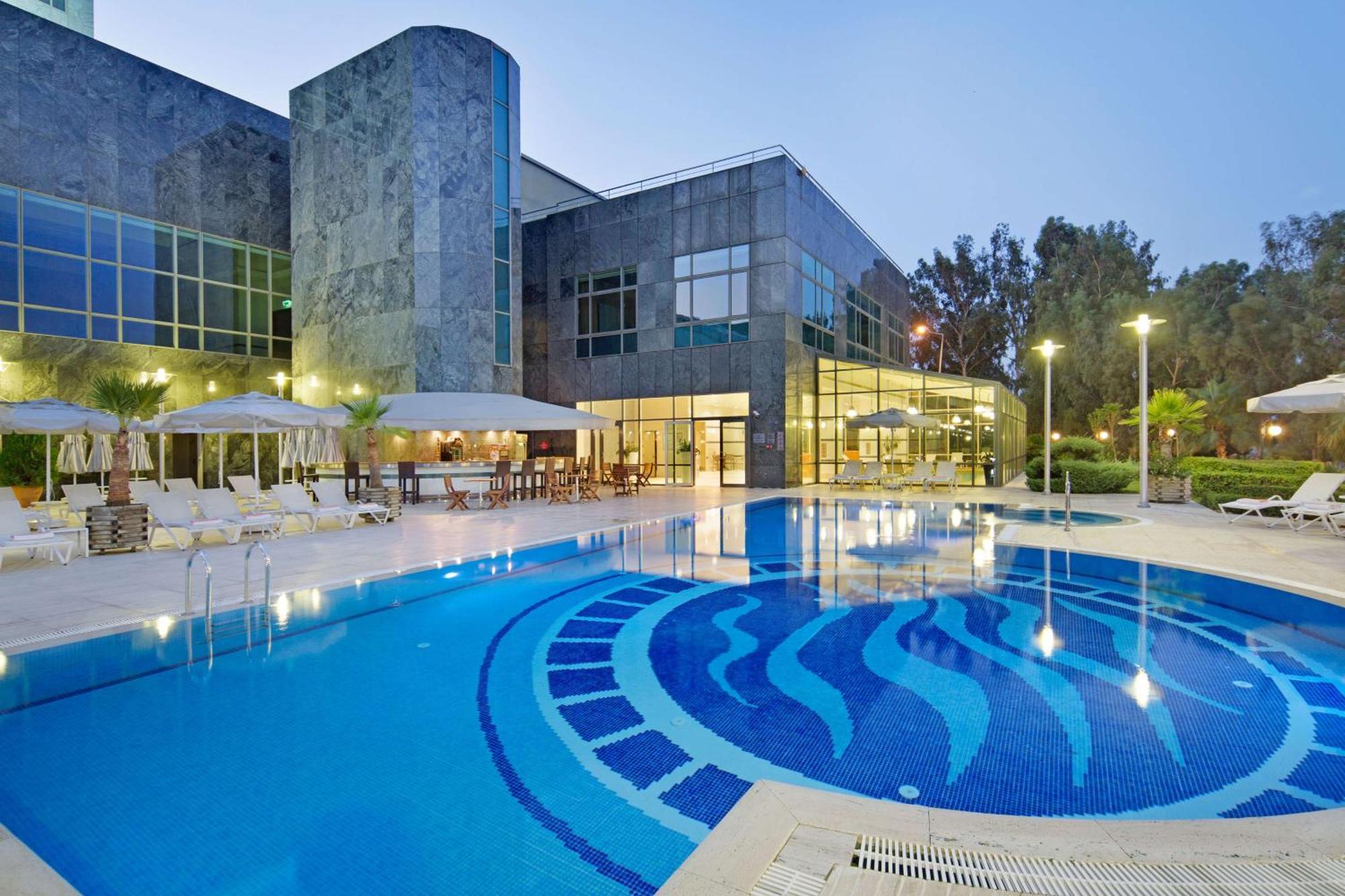 Adana Hiltonsa Hotel Экстерьер фото