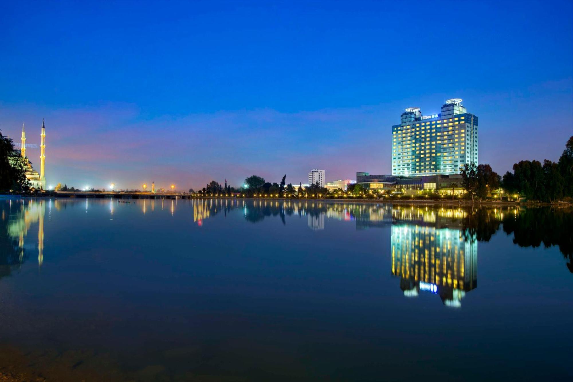 Adana Hiltonsa Hotel Экстерьер фото