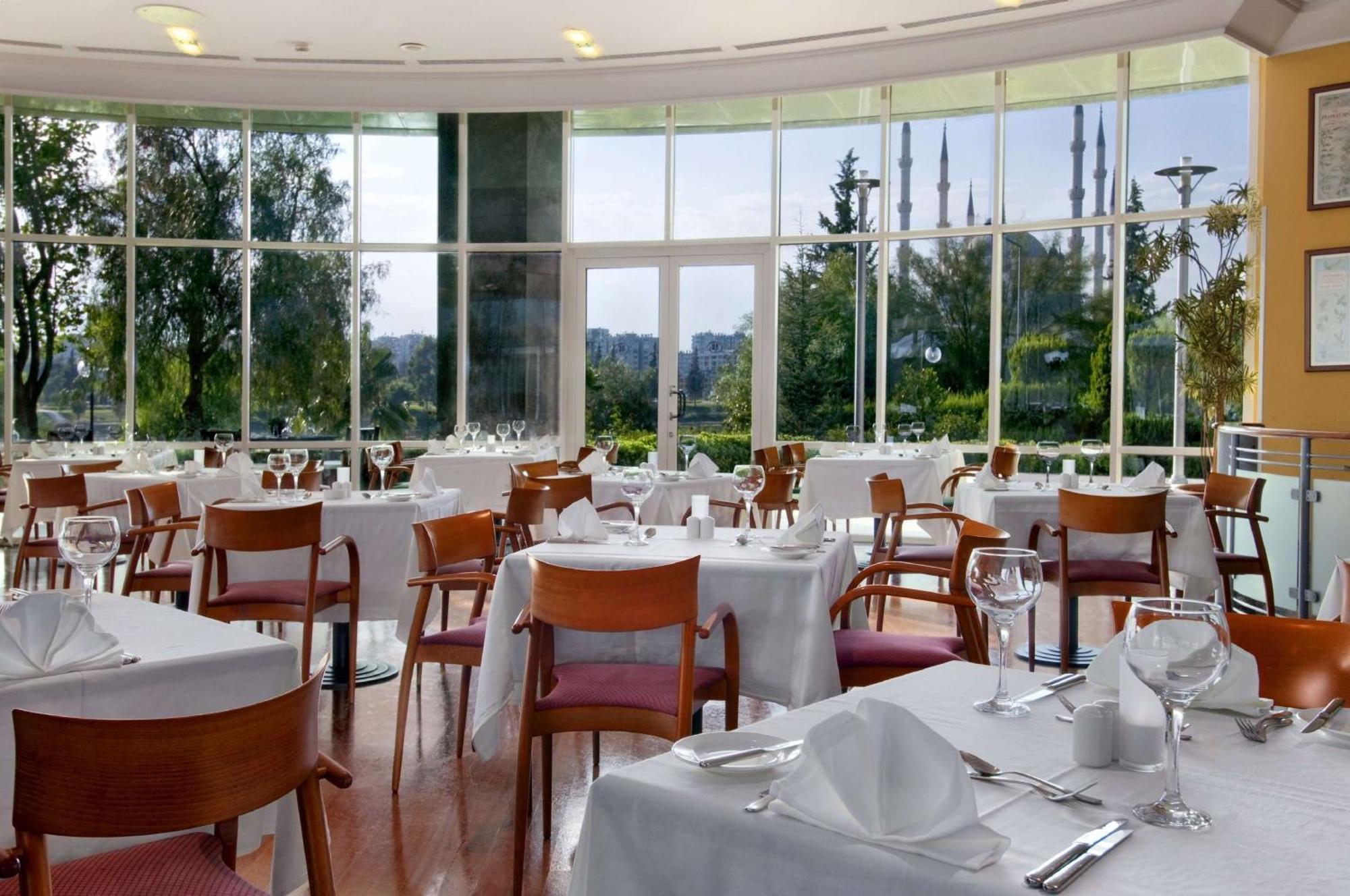 Adana Hiltonsa Hotel Экстерьер фото